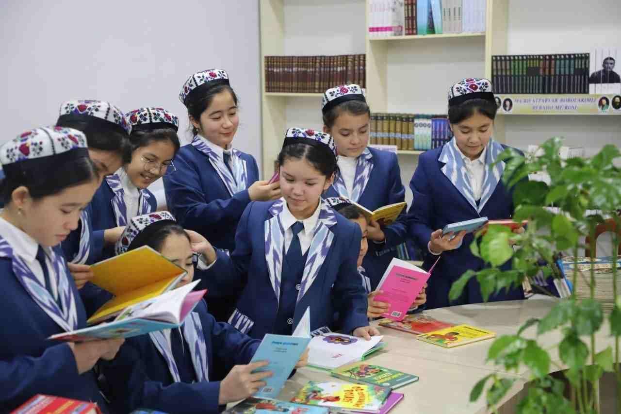 Muhammad Yusuf nomidagi ijod maktabida O‘zbekiston Respublikasi Prezidentining 2026-yil 15-yanvardagi PQ–9-son qarori ijrosini ta’minlash maqsadida sinf xonalarda, maktab yo‘laklarida “Kitob burchaglari” tashkil etildi.